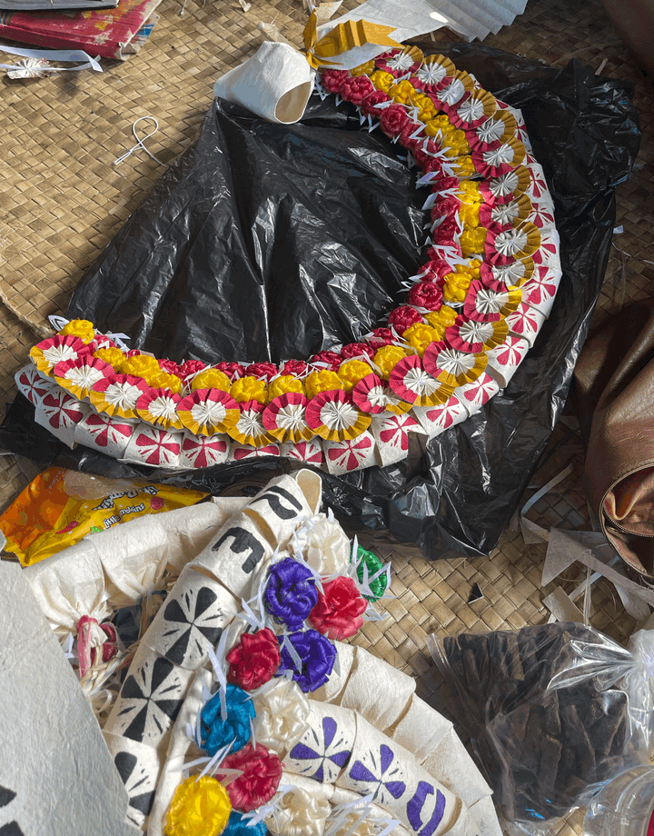 Salusalu - Flower Necklace