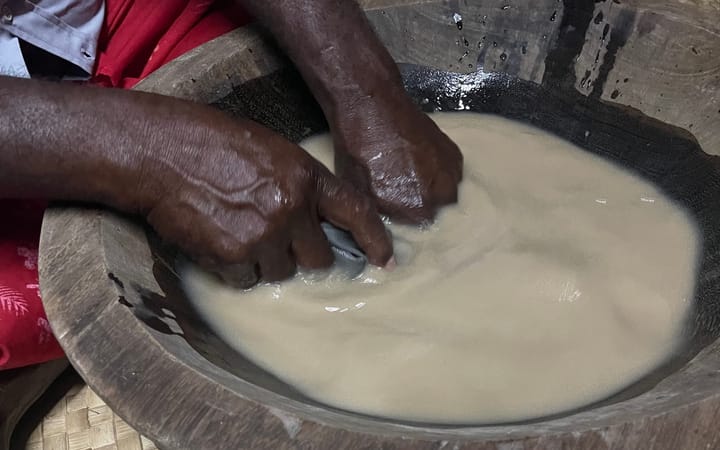 Lose Yaqona - Mix the Kava